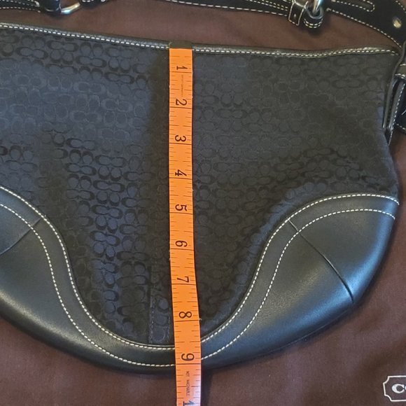 Signature Coach Hobo Bag Leather Black & Silver - Picture 4 of 10